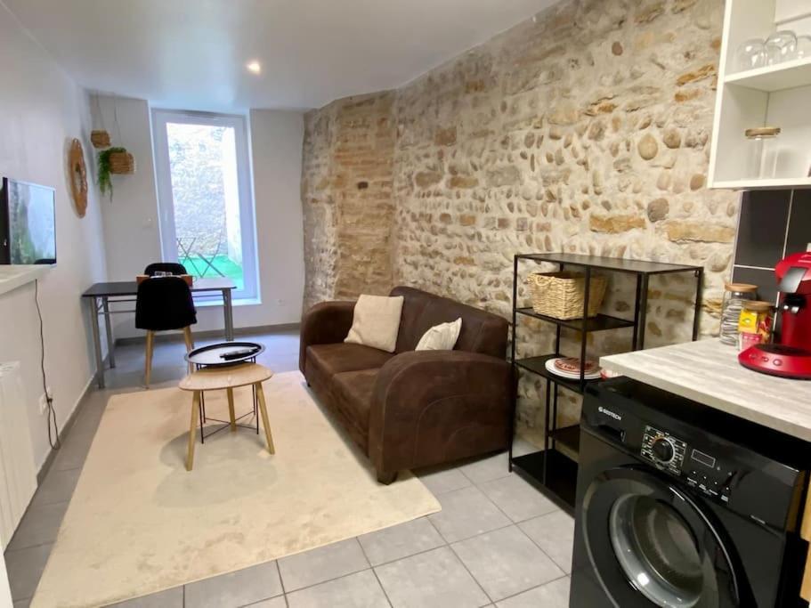 Vaste Appartement Renove - Centre Ville Bourg-en-Bresse Bagian luar foto
